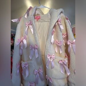 Oversized sherpa bow coat